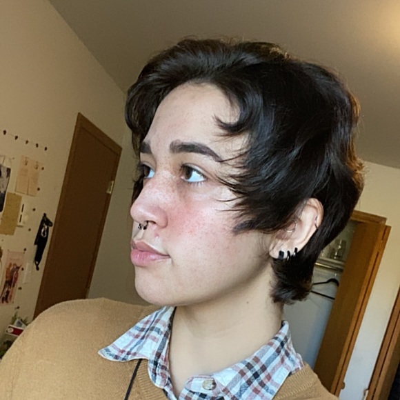 Meet your Posher, Hobbs - Picture 1 of 1